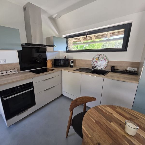 GITE ALITIS HOUSE LES TROIS SAINT CORREZE CUISINE