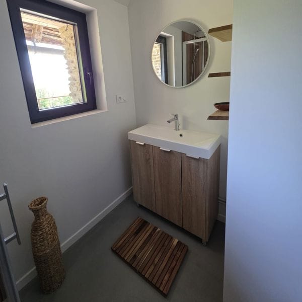 GITE ALITIS HOUSE LES TROIS SAINT CORREZE SALLE DE BAIN