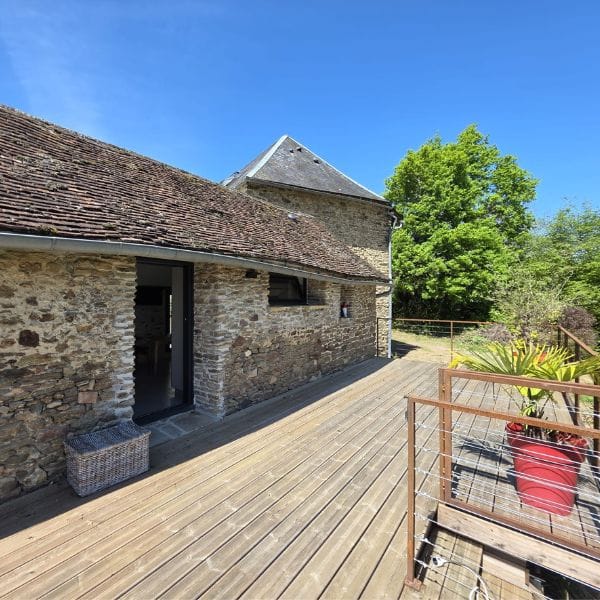GITE ALITIS HOUSE LES TROIS SAINT CORREZE TERRASSE EXTERIEURE PRIVATIVE